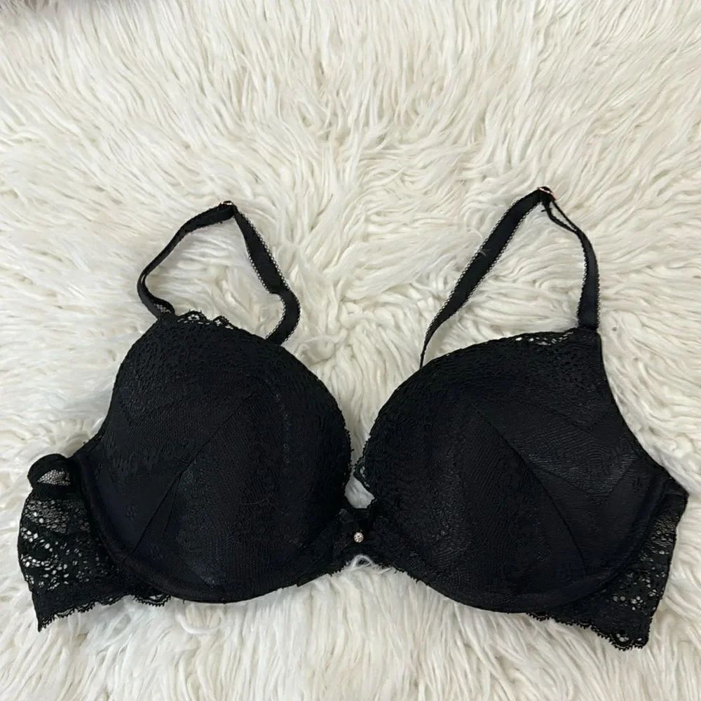 SMART & SEXY BRA NWOT SIZE 34C